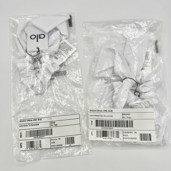 NWT Alo Yoga BUNDLE 2x Love Knots Hair Tie Scrunchies , White , Pair Set of Two main image 4
